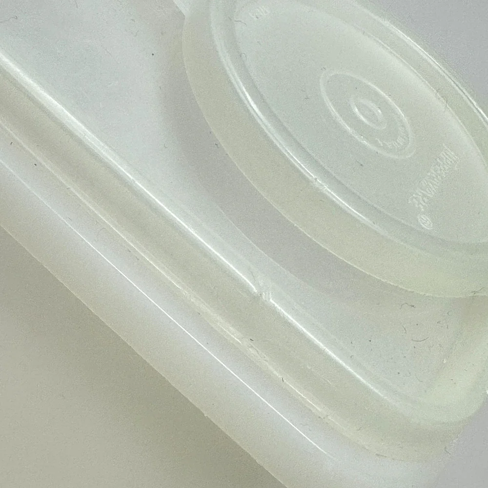 Tupperware Cereal Keeper Store-N-Pour Food Storage Container Flip Top Snap Lid